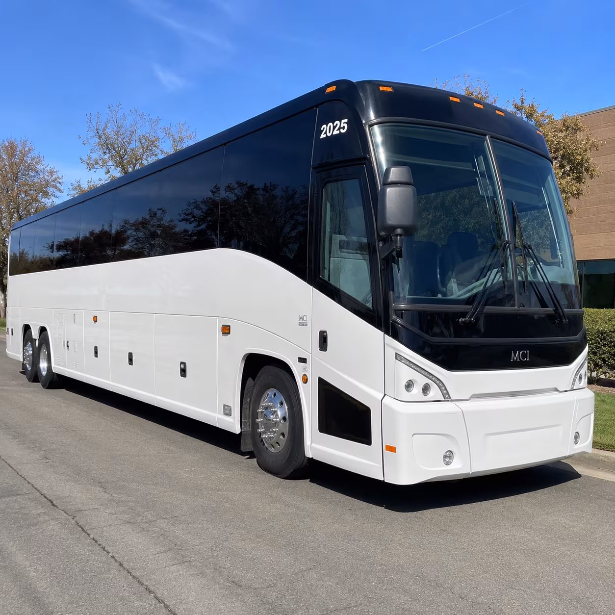 concert nights at the republik and blue note hawaii are better on a bus