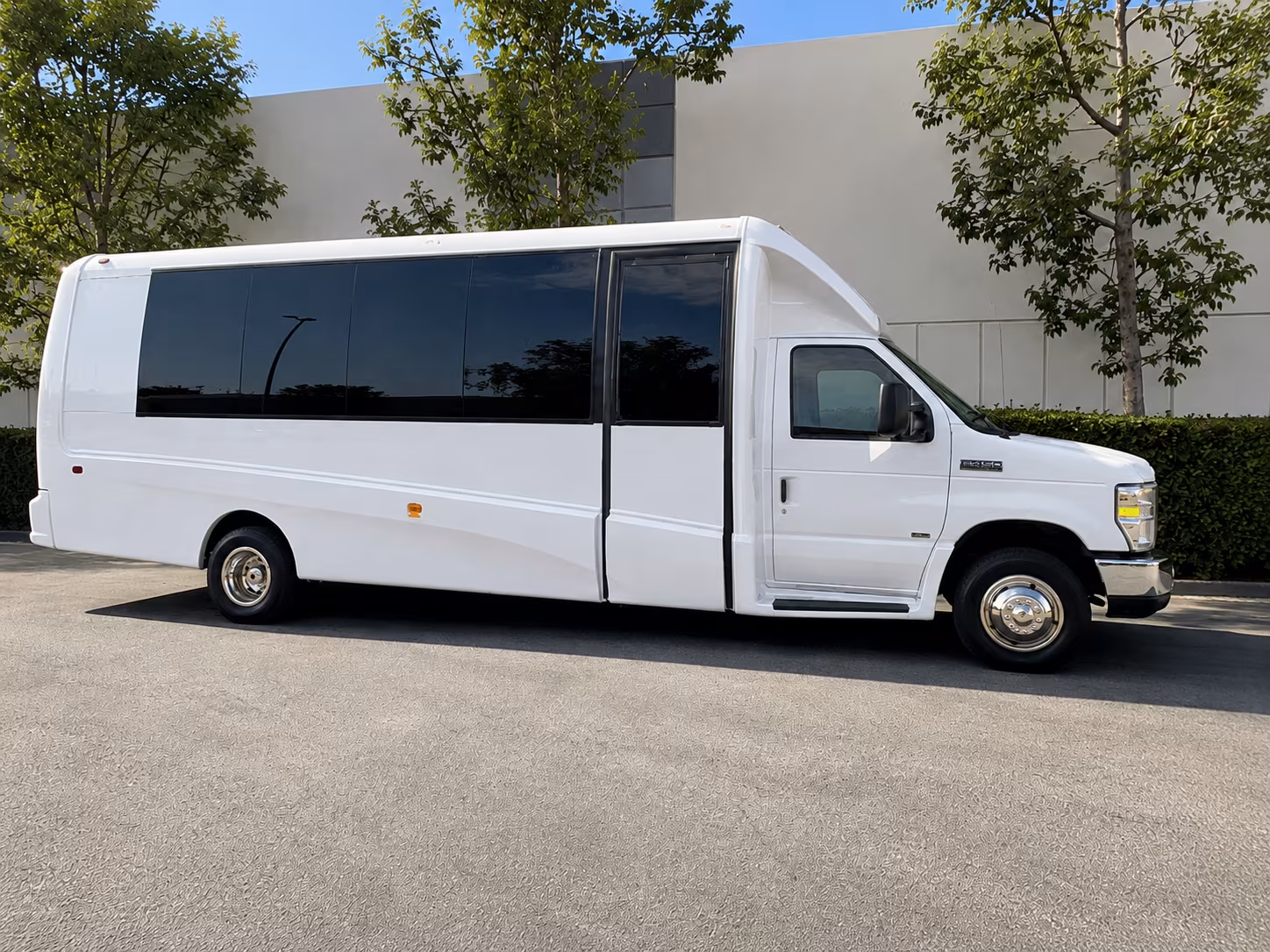 waipahu east honolulu charter buses